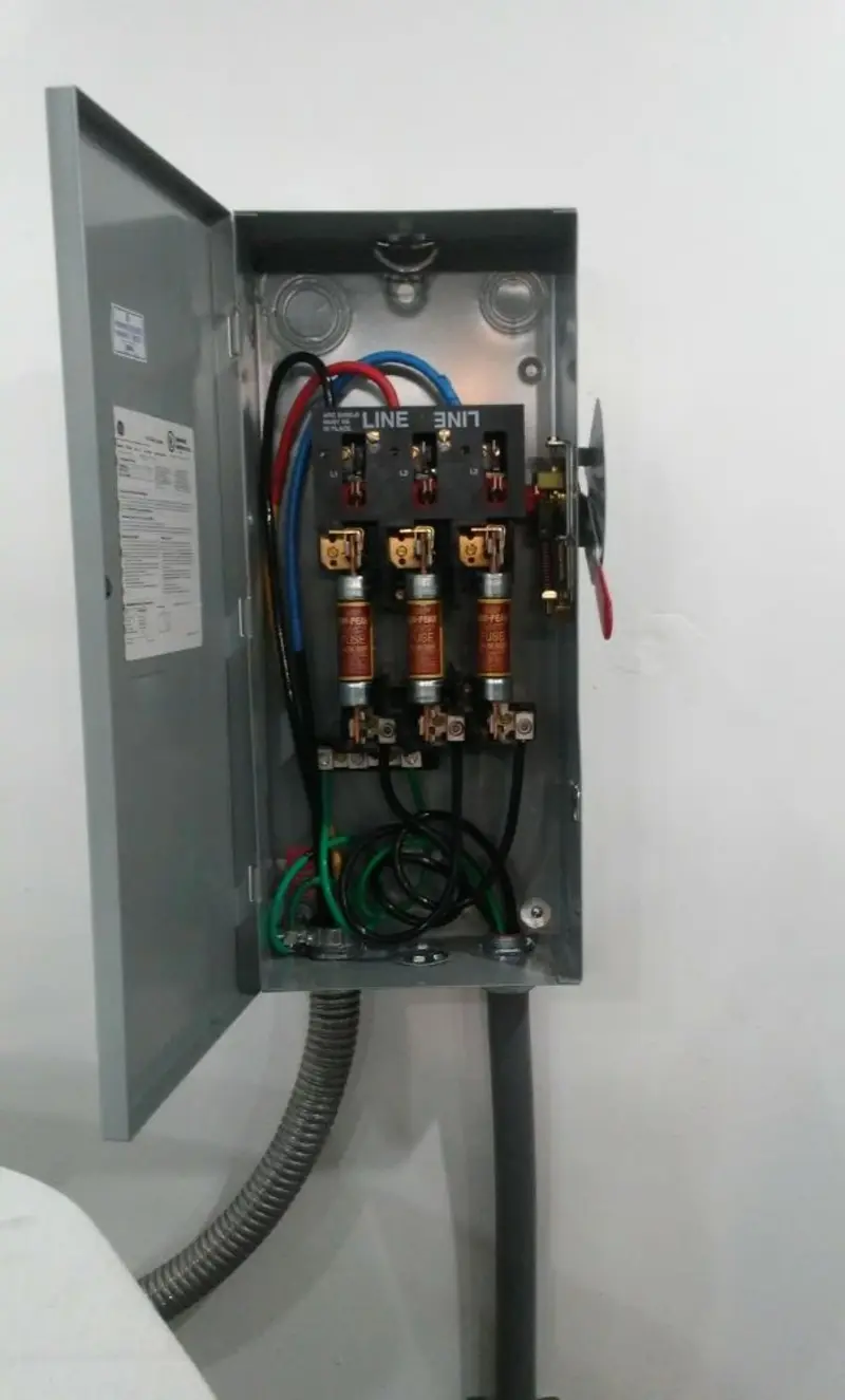 Three-phase disconnect switch installed for Smoke Detector Installation in Tredyffrin